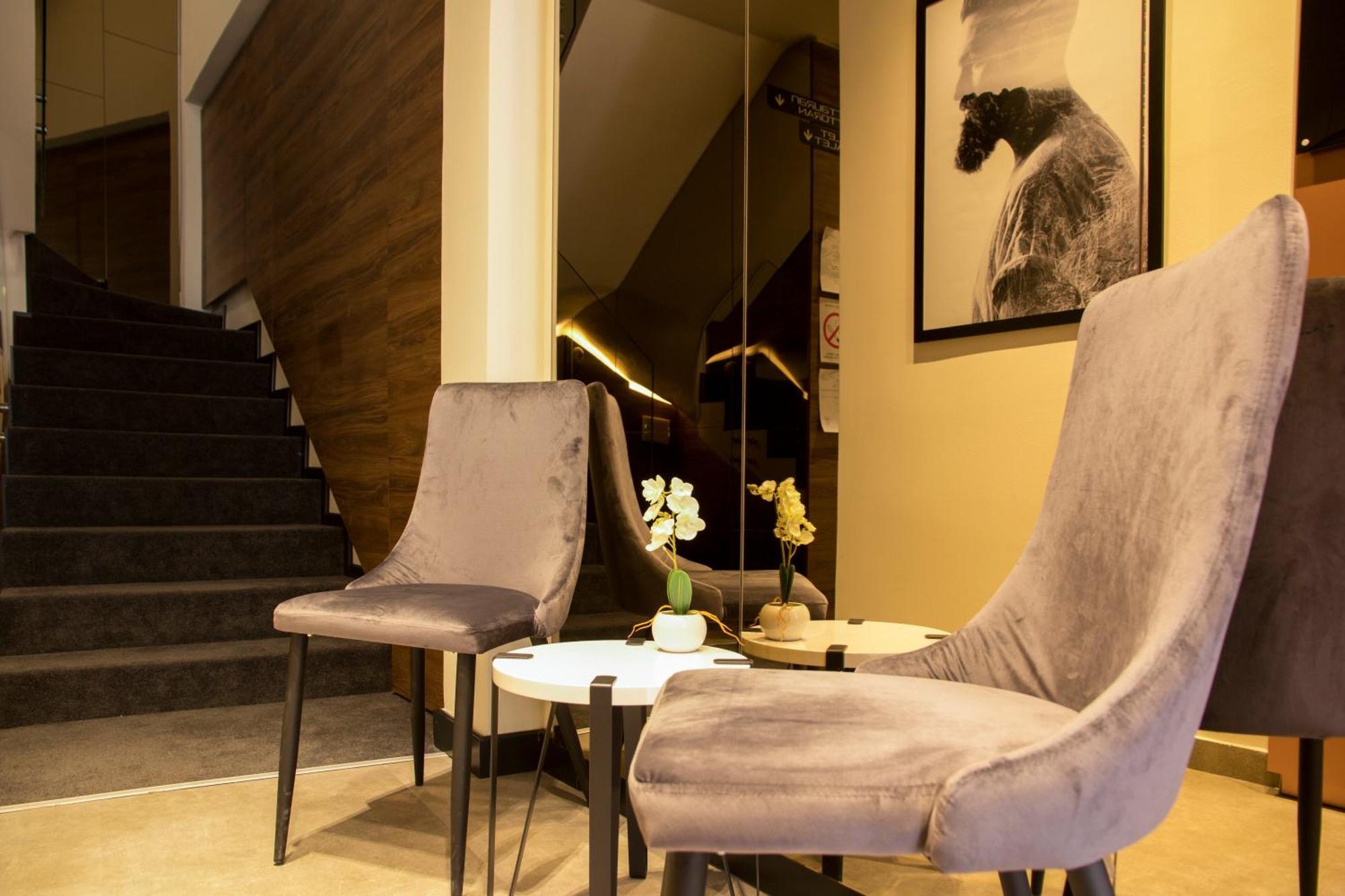 Boutique 25H By Eva Stay 018 Nis Exterior foto