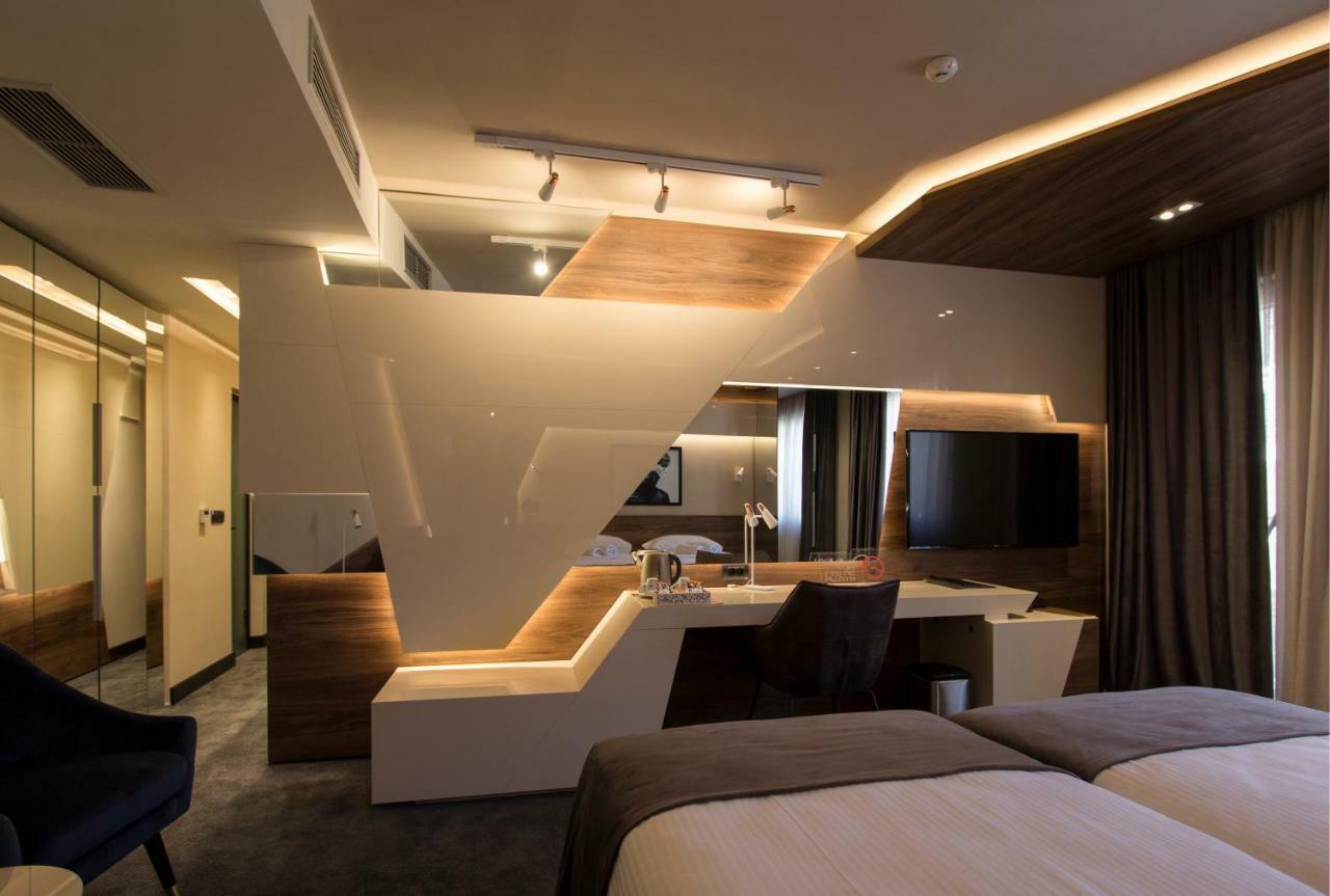 Boutique 25H By Eva Stay 018 Nis Exterior foto